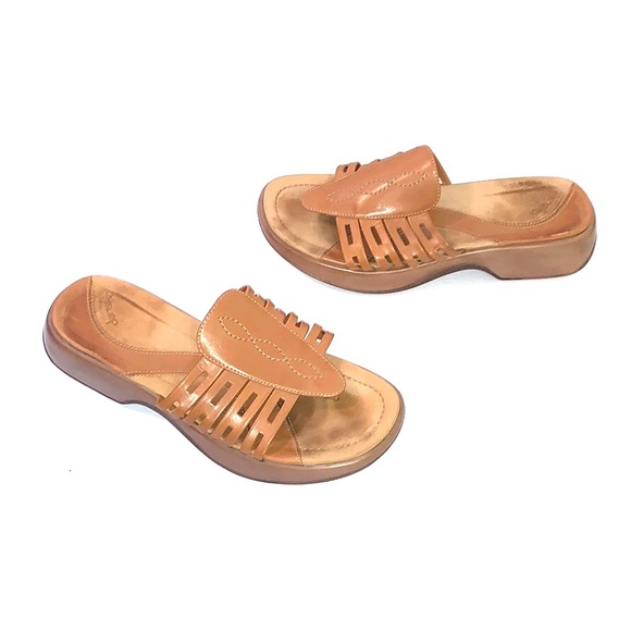 Sold! - Picture 4 of 8